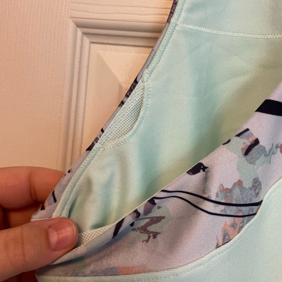 NWOT Under Armour Athletic Tank - Picture 7 of 7